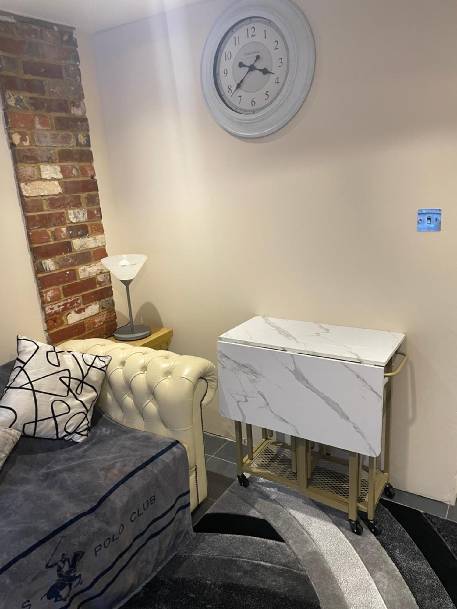Flat 3 Meadow View Cozy Getaway Apartment Hurst Exterior photo